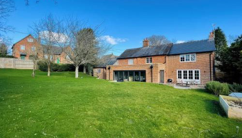 Riverside Cottage - Photo 2