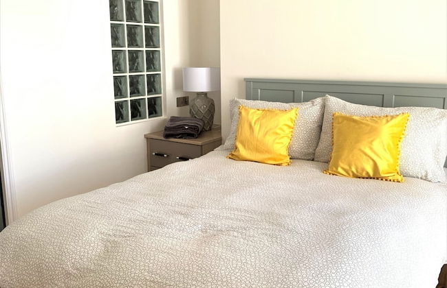 Warwick House - Photo 6