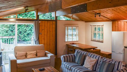 Pine Lodge - Photo 2