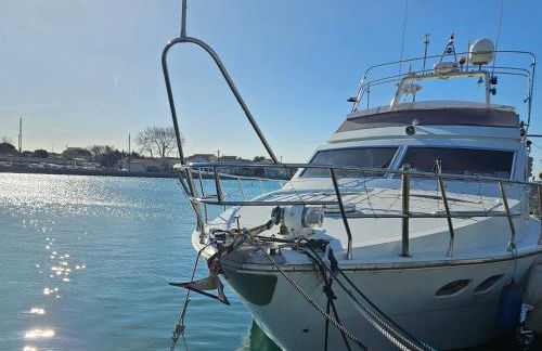 Nuit insolite bateau à quai - Port Saint Louis du Rhône - Foto 20