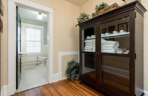 Historic Row Home 1 Block from Gate 1 at USNA - Foto 30