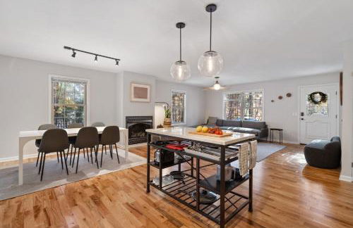 Emerald Cabin W/Hot tub, Firepit, Lake, Skiing - Foto 15