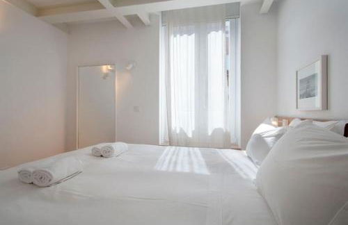 Liberdade Stylish Attic Apt with AC and City View - Photo 26