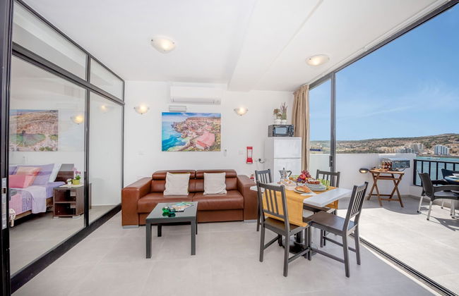 Harbour Lights Seafront Penthouse by Getaways Malta - Foto 6