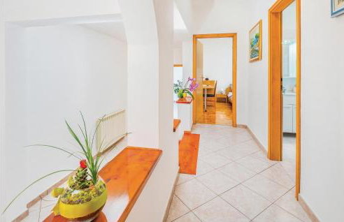 3 Bedroom Cozy Apartment In Nedescina - Foto 18