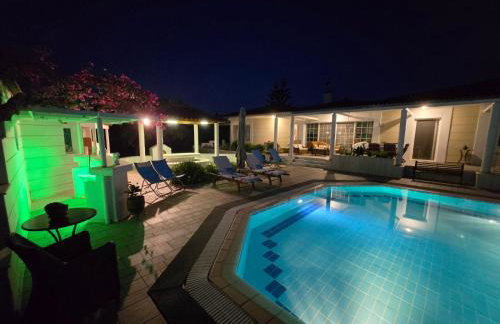 Elia Apartment Garden Oasis With Pool Astros - Photo 5