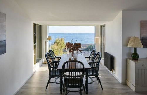 Stunning architect designed beachfront property - Foto 38