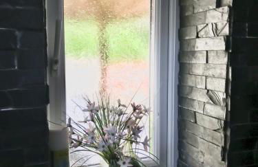 Charming 3 bedroom house with a warmth character - Photo 9