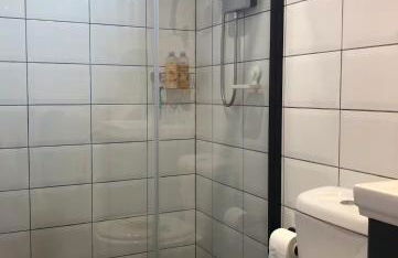 2 Guests - Garden Retreat with Balcony Views - Foto 7