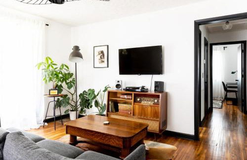 Mid-Century Modern Home Near Downtown with Free Parking - Foto 11