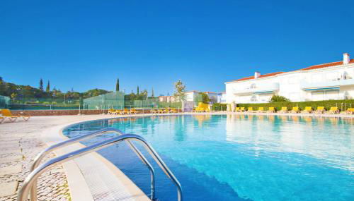 Townhouse Moreton by Algarve Vacation - Photo 4