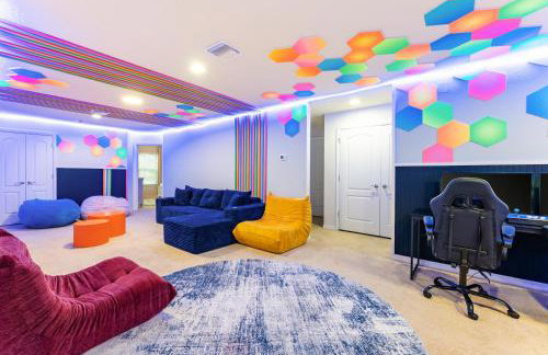 Luxury 8BR Villa with Pool, Spa, Theater & Game Room near Disney - Foto 23