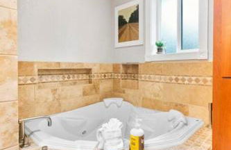 Idyllic Lakeside Getaway - Hidden Gem - Foto 14