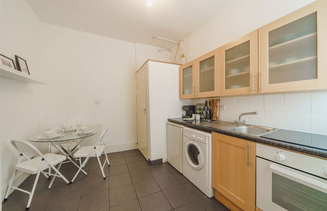 Large Studio Soho & Charing Cross Road - Photo 8