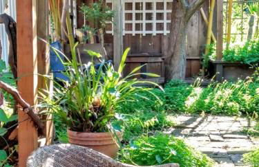 Summer-house OASIS on quiet street in ROCKRIDGE - Photo 50