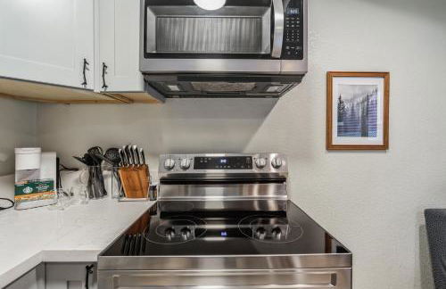 Your Lazy Bear Destination - You're Right In The Thick Of It! Book It Now, Reach Out With Questions! - Foto 32