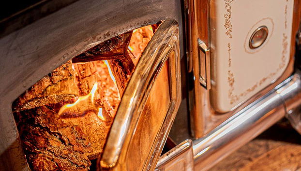 Cook with a traditional wood oven