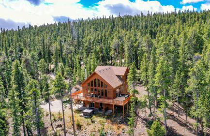 Serene Mountain Cabin Nestled Amongst the Pines - Alpenhaus - Foto 34