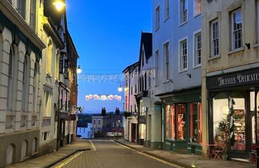 The Linen Loft - 2 Bed Apartment - Central Town Location - Area of Outstanding Natural Beauty - Foto 12