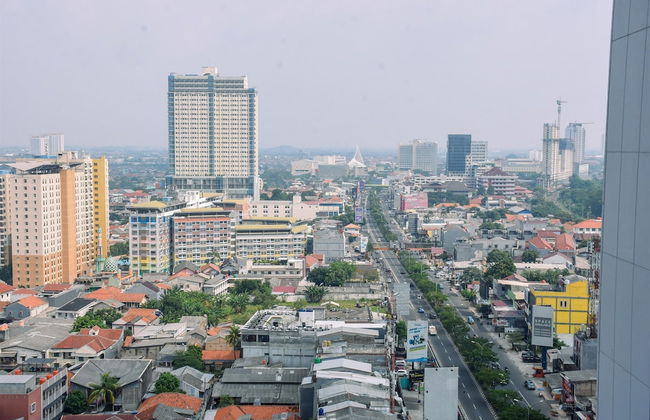 Comfy Studio Room at Evenciio Margonda Apartment - Photo 16