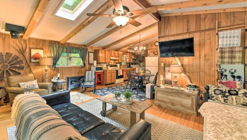 Smoky Mtn Cottage on Creek with Lanai and Forest Views - Foto 5