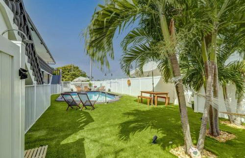 2BR Coastal Getaway! - Foto 25