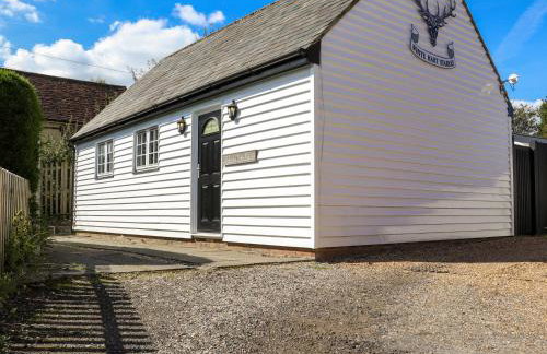 White Hart Stables - Photo 1