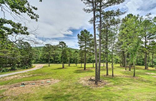 Updated Tuskahoma Cabin with Fire Pit and Deck! - Foto 27