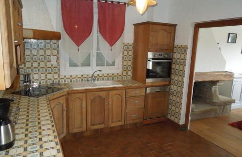 En Bretagne, villa de 2 à 8 pers , meublé de tourisme 3 étoiles nichée dans un écrin de verdure à 2500m de la plage - Foto 5