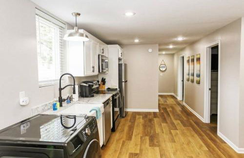 Newly Renovated Small Town Retreat - Foto 16