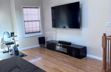 Luxury 3 BedRoom Apartment with Private Entrance plus Free Parking - Foto 41