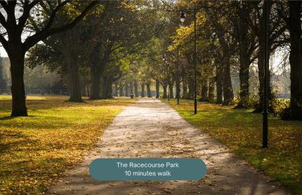 Stylish Duplex Apartment - Excellent Location - Free Parking, Virgin TV, Fast Wifi and Self-Check-In by Yoko Property - Photo 23