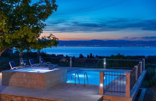 VILLA AGAPE - Three bedroom villa on 15k m2 olive grove - Incredible 360 view - Free parking - Private pool and jacuzzi - Foto 13