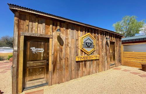 Timber & Tin H 2Bed 2Bath w Pool & Rooftop Deck - Foto 10