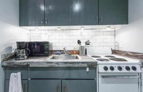 5 Bedroom Huge House in Best Location Parking Fireplace Back Yard - Foto 34