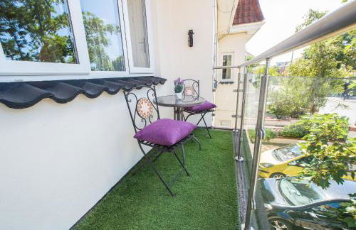 Sea Road Apartments - Photo 2