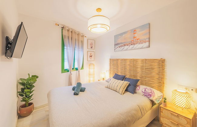 Skysea Malaga Centro frente al Rio - Photo 3