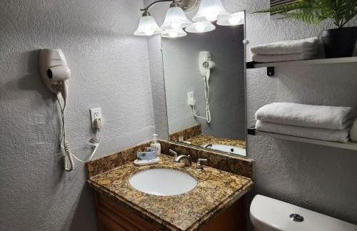 Beautiful 2-Bedroom Condo Near Universal and other Orlando Attractions, King Bed & Wi-Fi - Foto 7