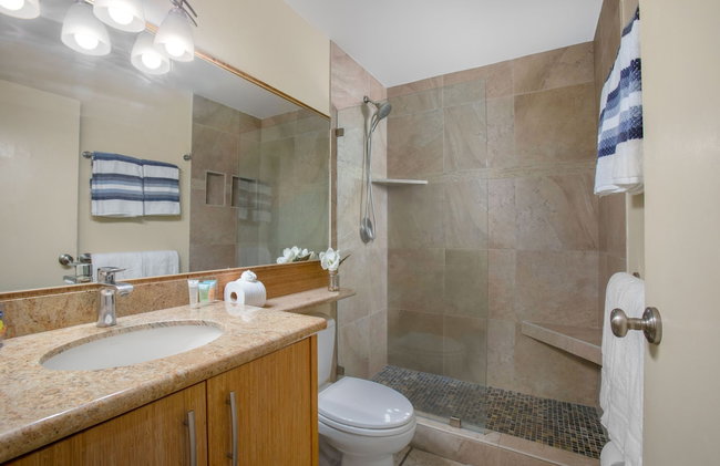 Beautiful 1 Bedroom Condo with Ocean Views | Oceanfront - Foto 75