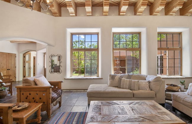 El Torreon - Exclusive Luxury Home, Nestled Next to Water and Trees - Foto 14