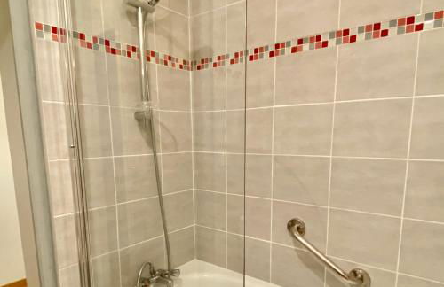 Newly Renovated Ground Floor Apartment close to Thermes - Foto 20