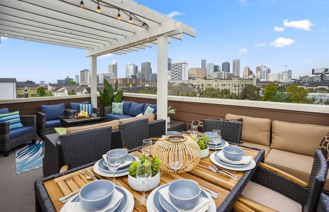 Posh Dtwn Midtown Home w Stunning Roof-topterrace - Foto 1