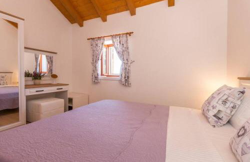 The Grandfather's courtyard villa with heated pool - Foto 27