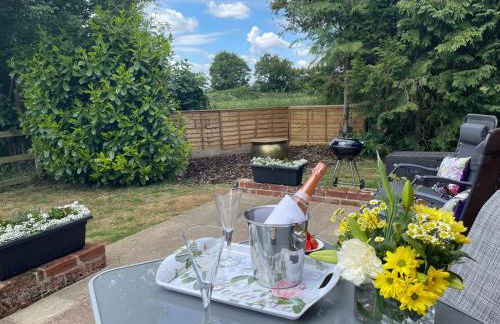 The Tack Room Cottage - Sleeps 4, Garden & Parking - Foto 65