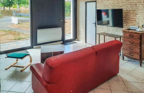 2 Bedroom Stunning Home In Bacilly - Foto 2
