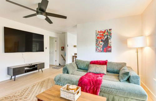 3 Mi to Downtown Youngstown Apt with Deck! - Foto 1