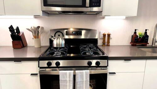 Bright Condo 10 Min from Disneyland With Pool & GYM - Foto 5, stove, toaster