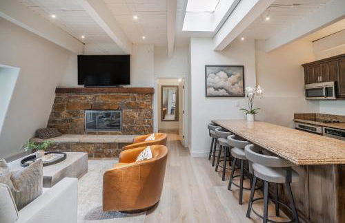 1 Block to Gondola Updated Top-Floor 2BR 2BA - Foto 23