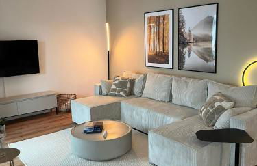 REMA Homes - 180x200 Bett Küche Bad 50'' TV Tiefgarage - Foto 1