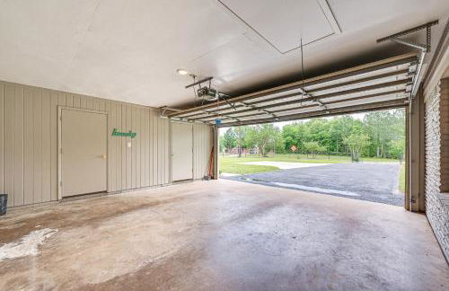 Patio, Yard, Views Modern Home in Longview - Foto 26